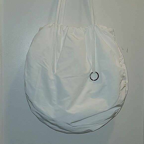 Low Classic Women's Natural Shirring String Shoulder Bag Excellent White - Picture 2 of 12
